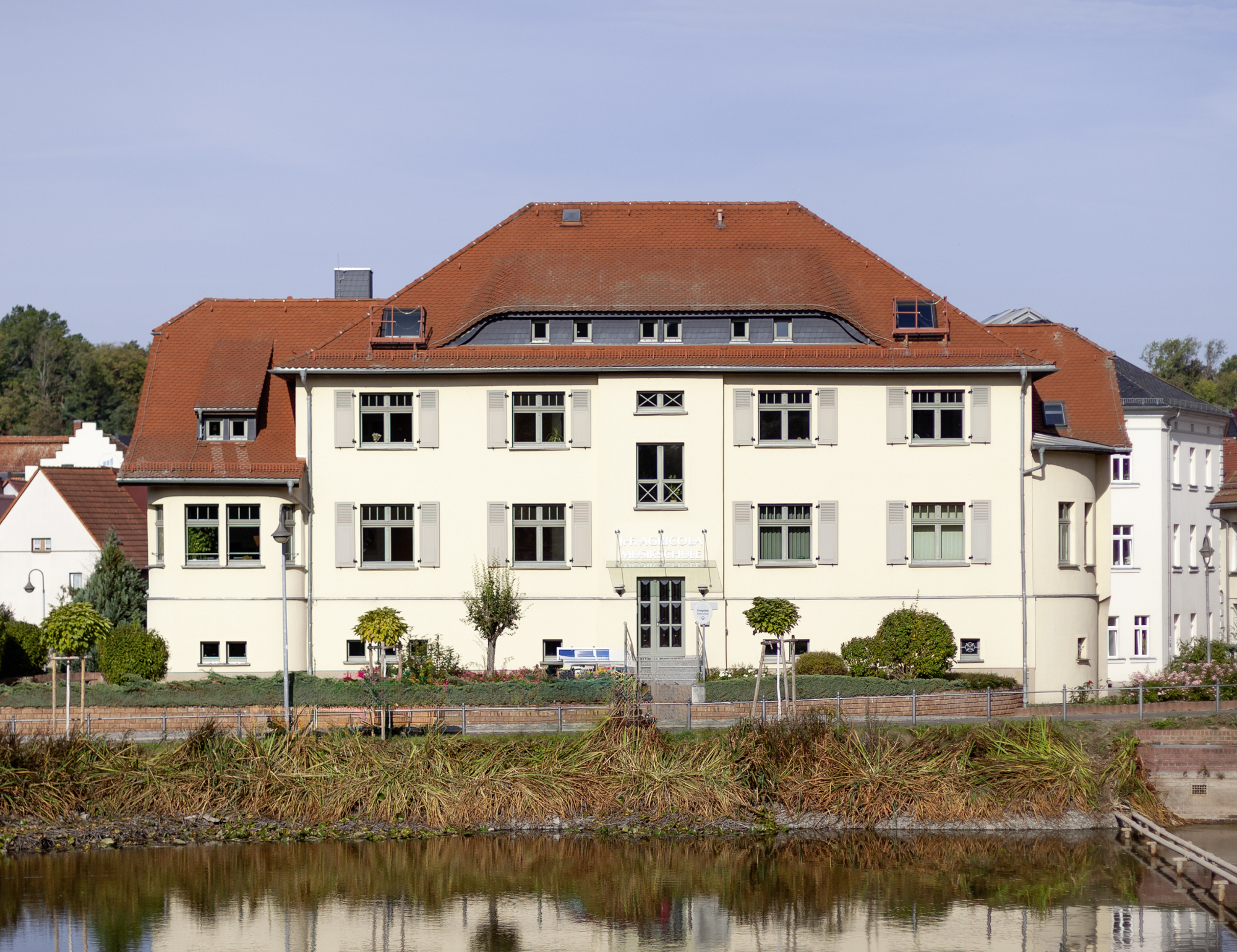 Schuteil in Schmölln am Brauereiteich der Musikschule Altenburger Land